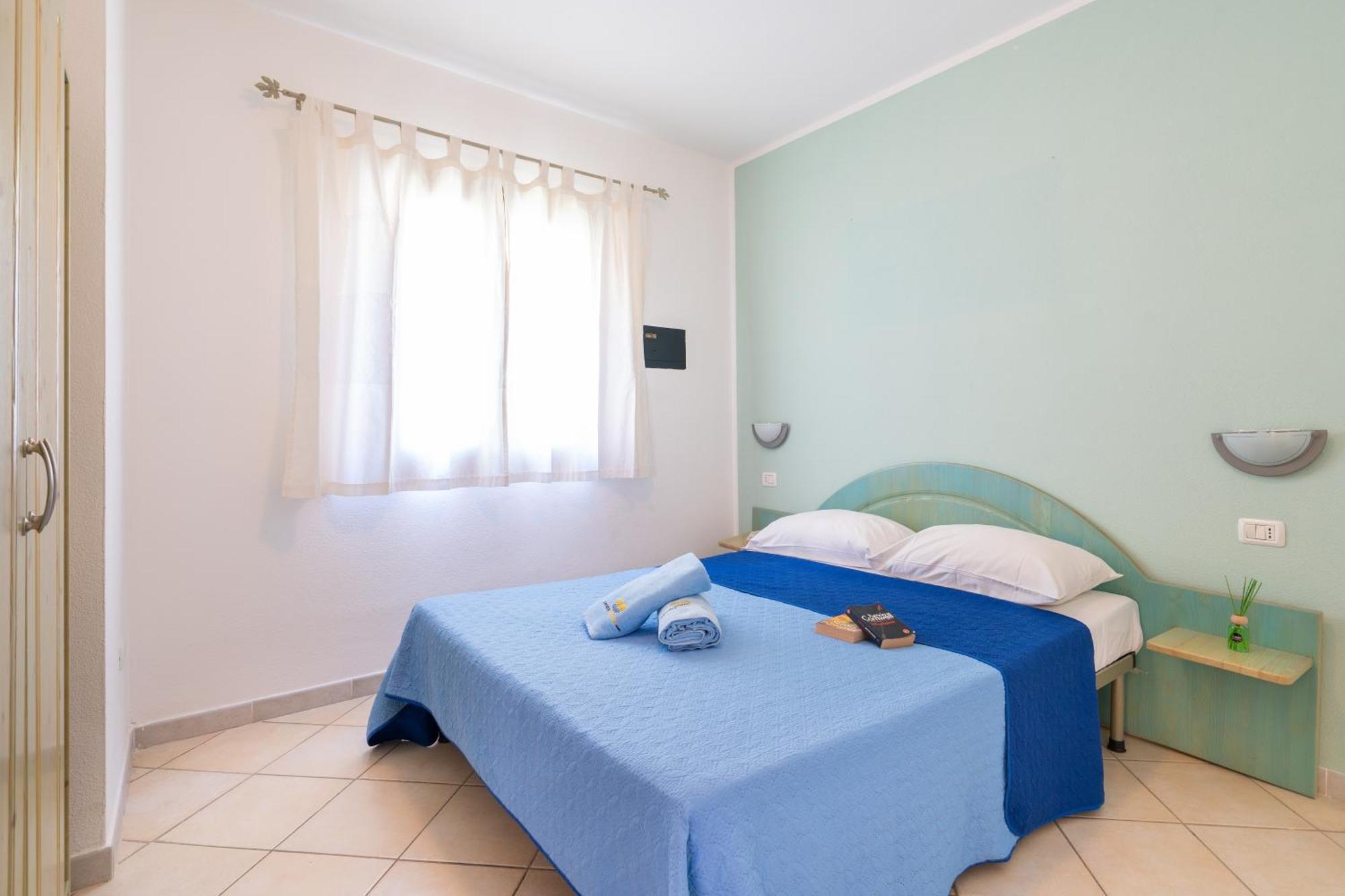 Il Borgo Di Badesi Aparthotel Eksteriør bilde