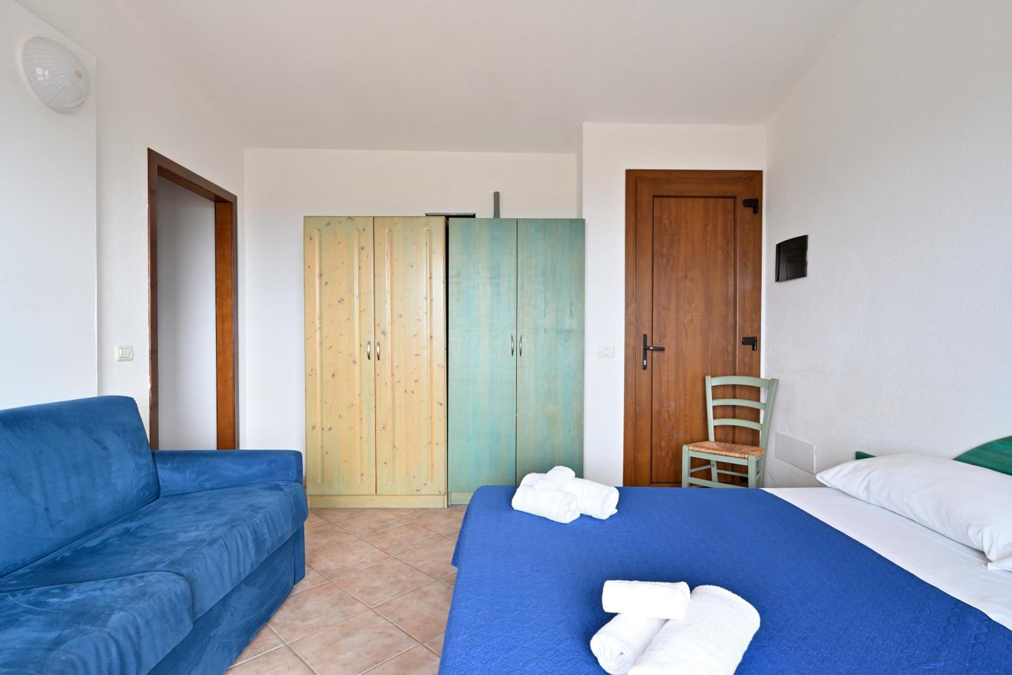 Il Borgo Di Badesi Aparthotel Eksteriør bilde
