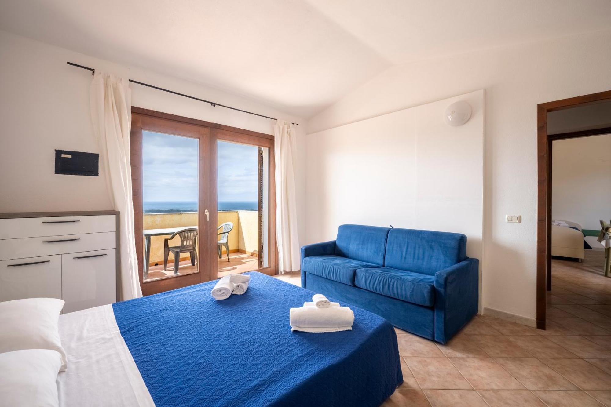 Il Borgo Di Badesi Aparthotel Eksteriør bilde