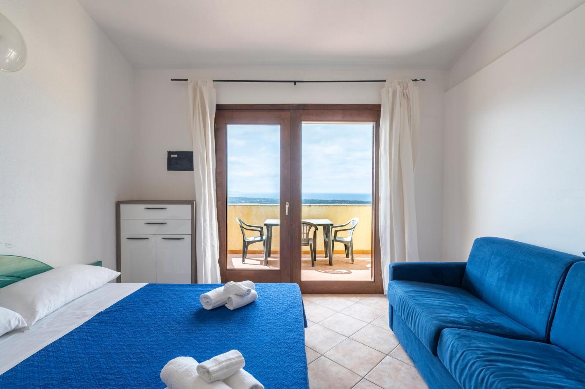 Il Borgo Di Badesi Aparthotel Eksteriør bilde